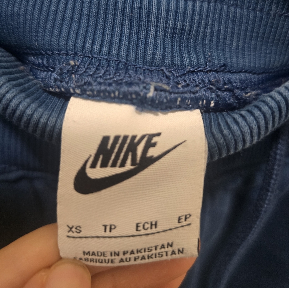 Nike Women’s High-Waisted Sportswear Essential Fleece Joggers - Picture 5 of 13